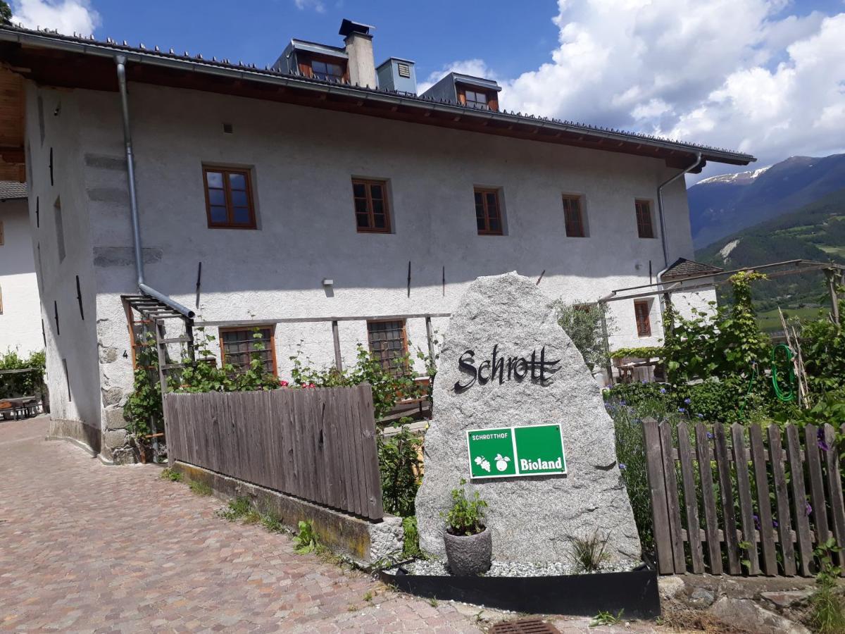 Schrotthof Apartment Велтурно Екстериор снимка