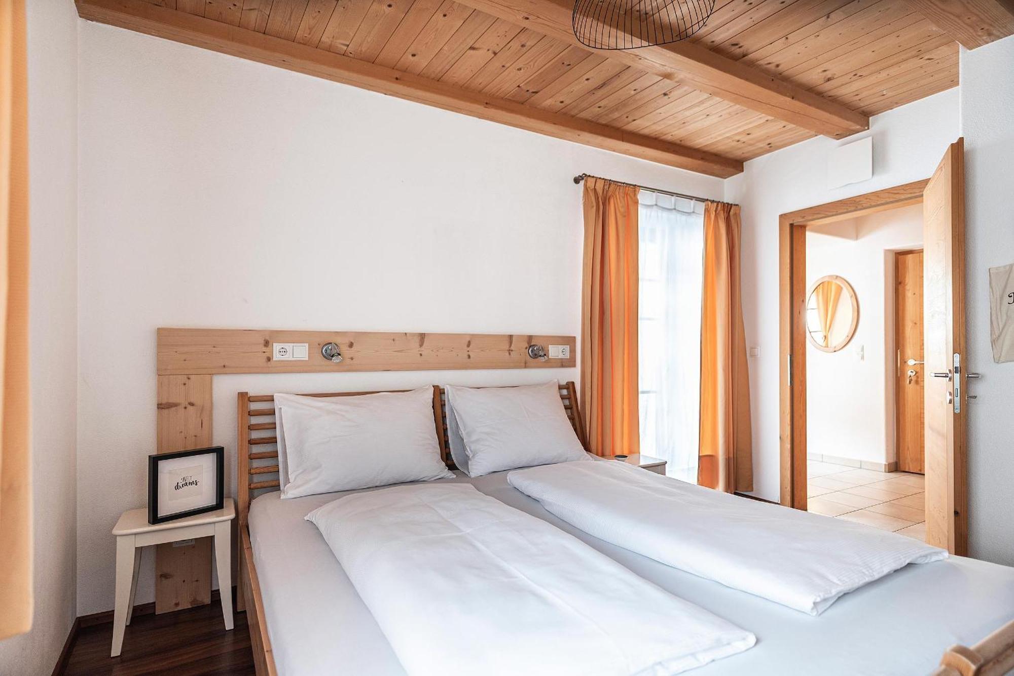 Schrotthof Apartment Велтурно Екстериор снимка
